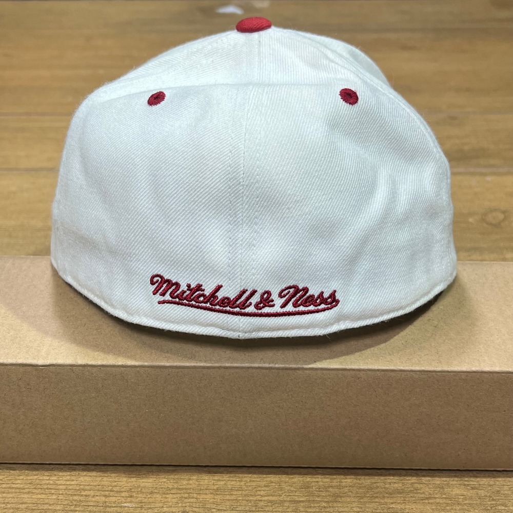 Mitchell & Ness Miami Heat Fitted Hat White Red NBA Flat Brim Cap 7 1/8 - Picture 8 of 12